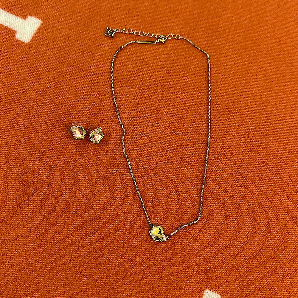 Kendra Scott studs and necklace